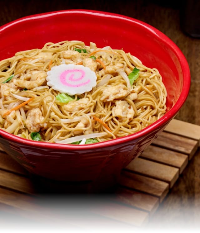 Chow Ramen with Chicken / 鸡炒面.